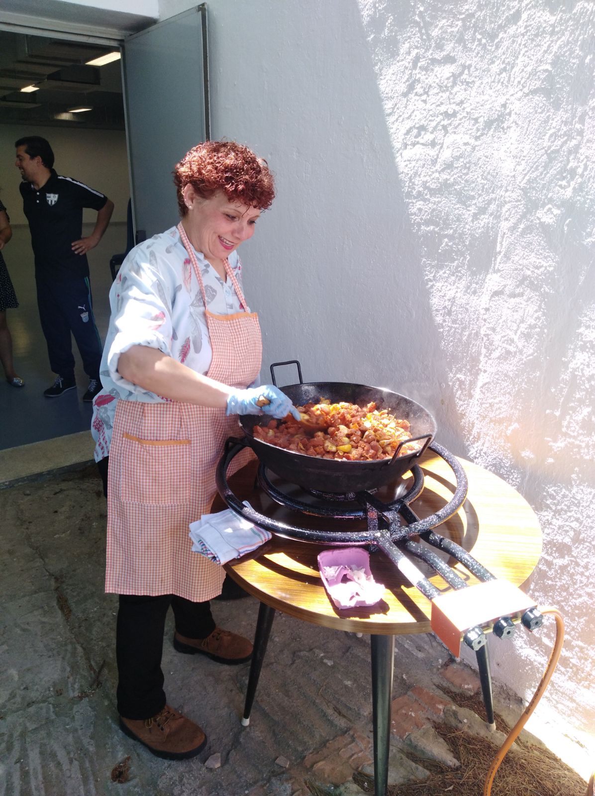 María Jesús, la artífice principal de las migas.